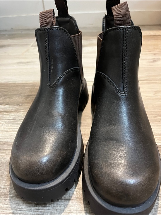 Universal Thread Shoes - Women’s Espresso Brown Chelsea Boots - Brown Pull Tab